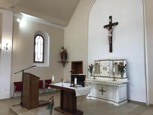 Püspöki szentmise a felújított klárafalvai templomban